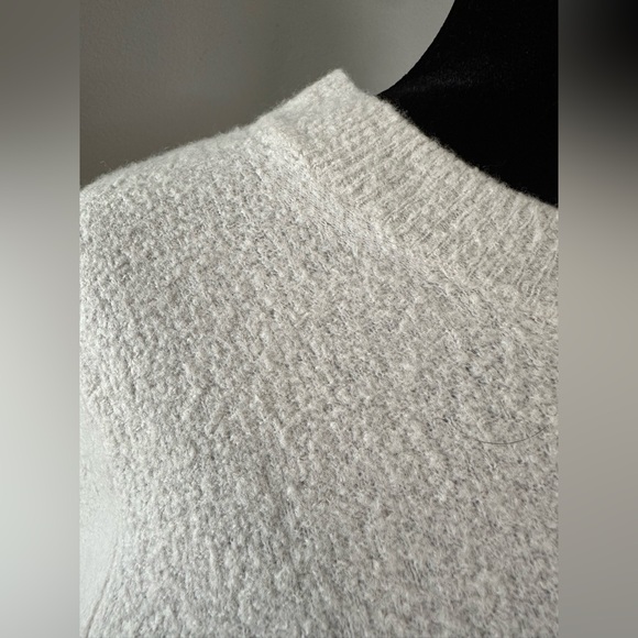 Vince Elegant Cream Sweater - Picture 5 of 7